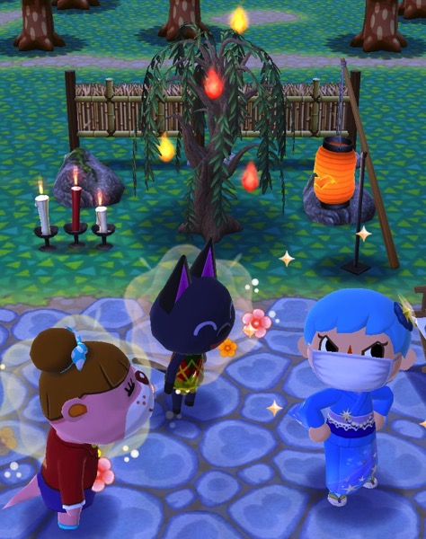 Lottie and Kiki are pleased with the placement of the required items. My Pocket Camp character is making a proud face.