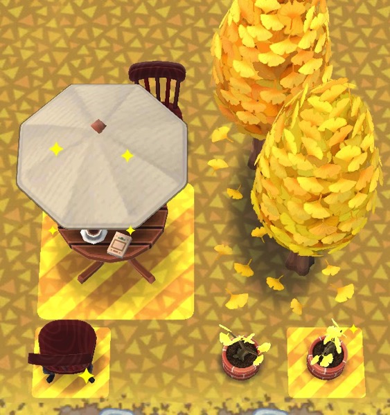 An above view of Ginkgo Terrace. The highlighted squares show where the player must put the required items.