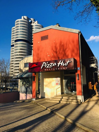 Photo of a Pizza Hut restaurant by Saumya Rastogi on Unsplash